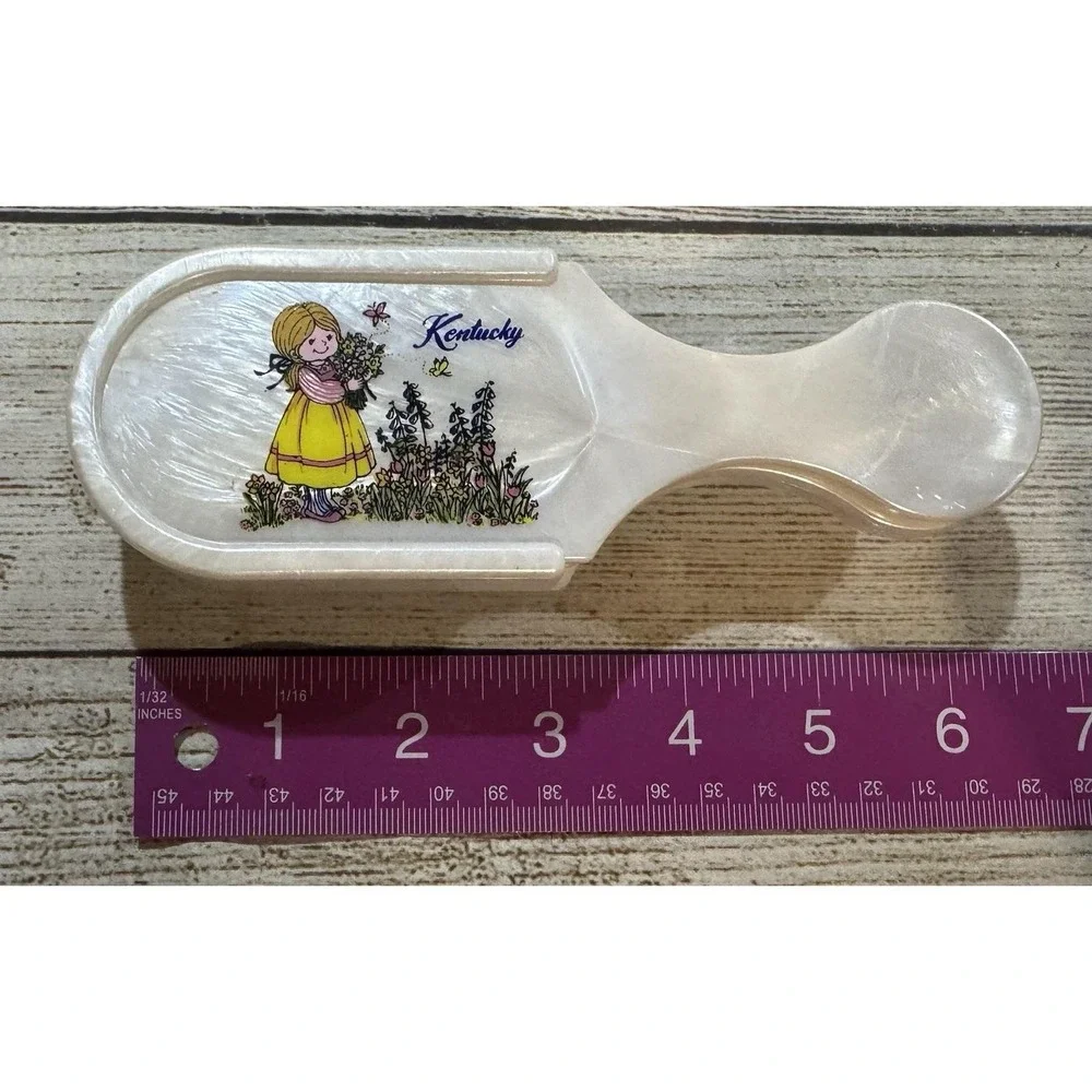 Souvenir Kentucky Girl Flowers Hairbrush Comb Mirror All in One Hong Kong H9